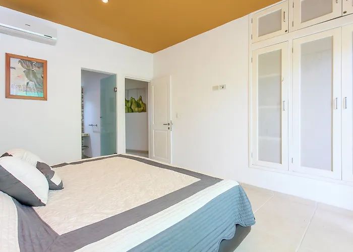 Condo Cristina By Riviera Rentals